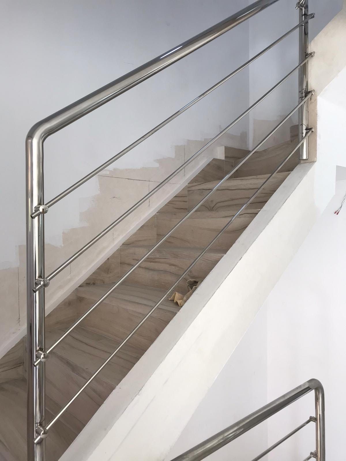 Barandillas de acero inoxidable y cristal: Nuestros servicios of Cerrajería Inox Las Salinas Barandillas de acero inoxidable y cristal: Nuestros servicios of Cerrajería Inox Las Salinas