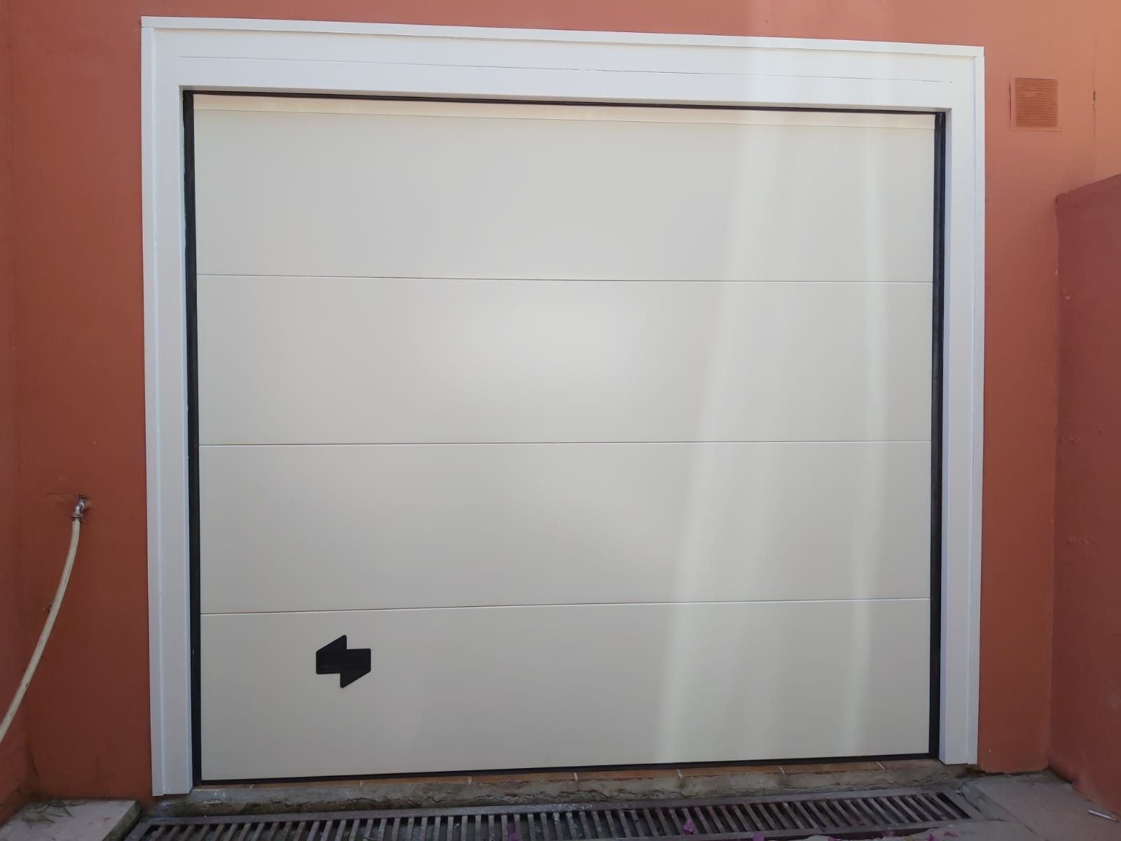 Puertas motorizadas: Nuestros servicios de Cerrajería Inox Las Salinas Puertas motorizadas: Nuestros servicios de Cerrajería Inox Las Salinas