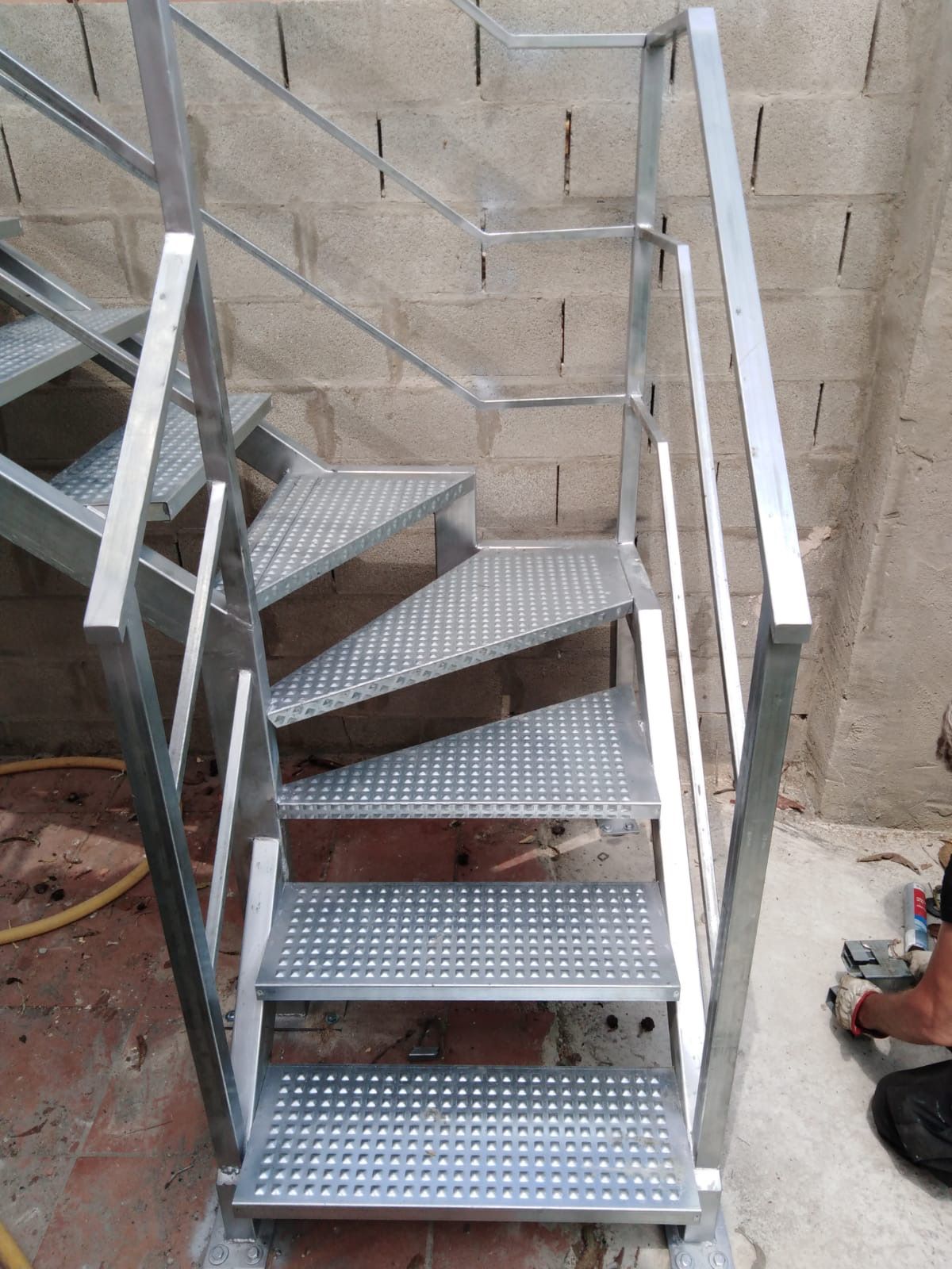 Escaleras metálicas: Nuestros servicios de Cerrajería Inox Las Salinas Escaleras metálicas: Nuestros servicios de Cerrajería Inox Las Salinas