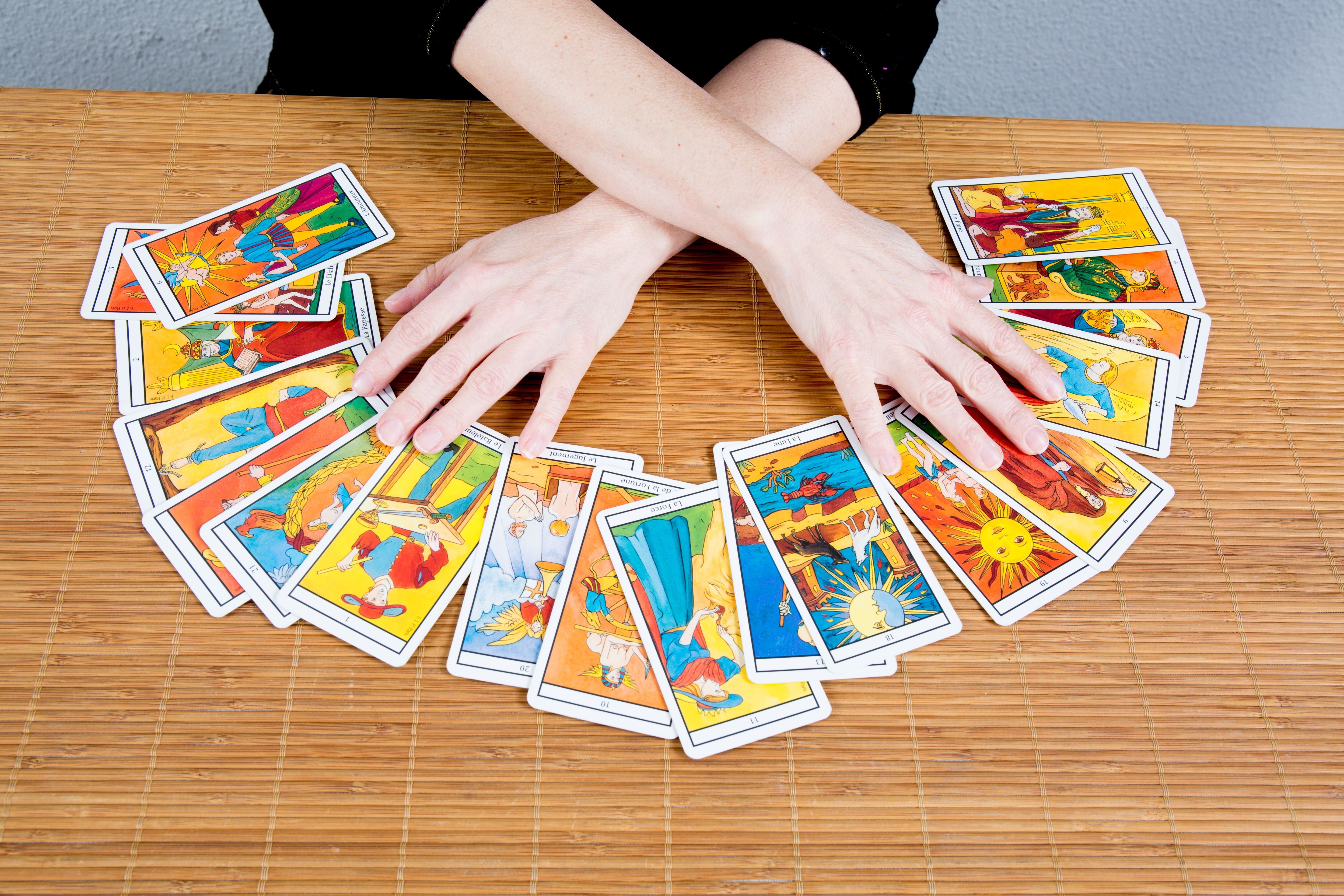 Tirada de cartas: Servicios de Bazar las siete potencias Tirada de cartas: Servicios de Bazar las siete potencias