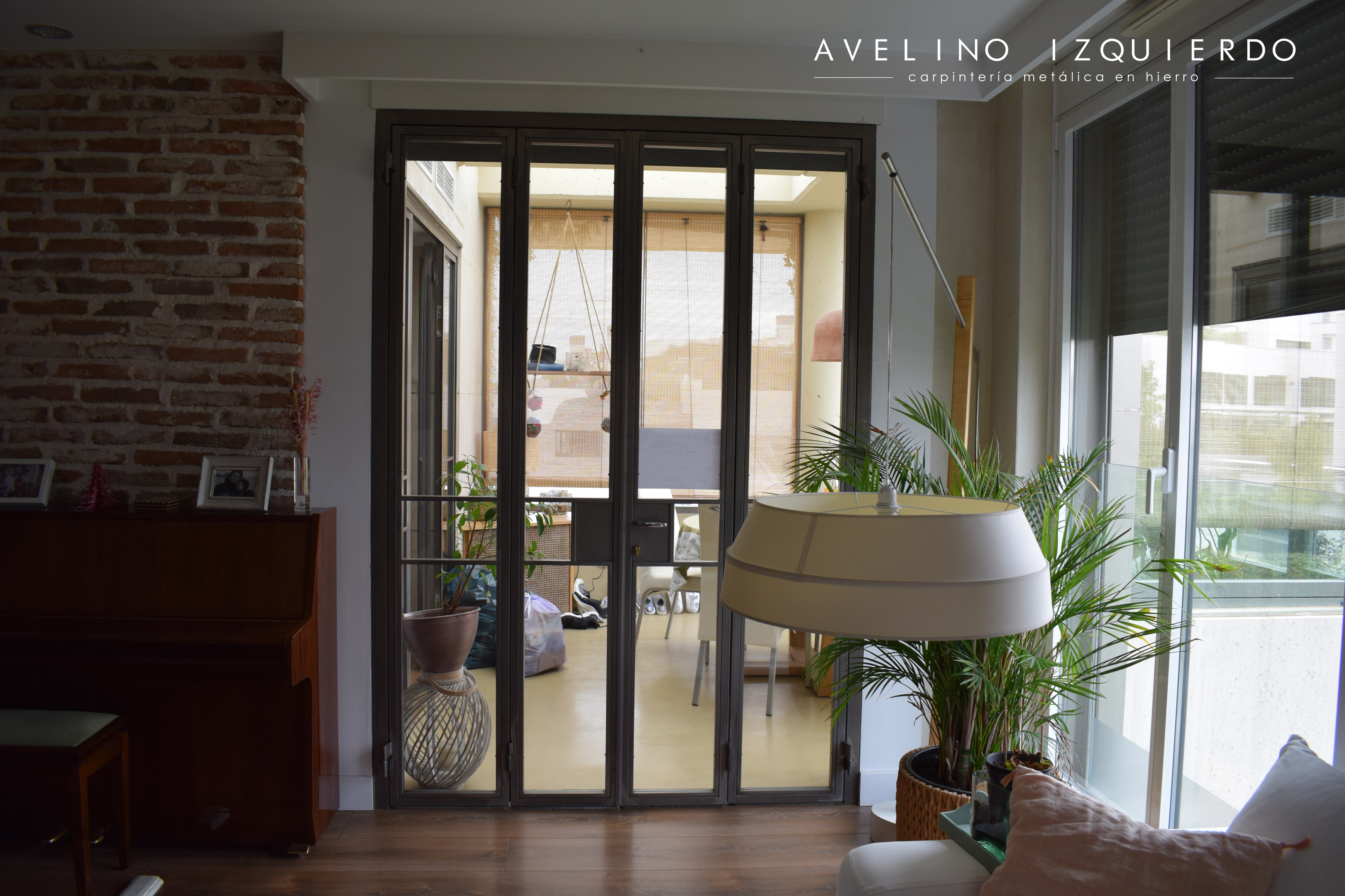 Puertas de hierro y cristal: Servicios y Productos de Cerrajería Avelino Izquierdo, S.L. Puertas de hierro y cristal: Servicios y Productos de Cerrajería Avelino Izquierdo, S.L.
