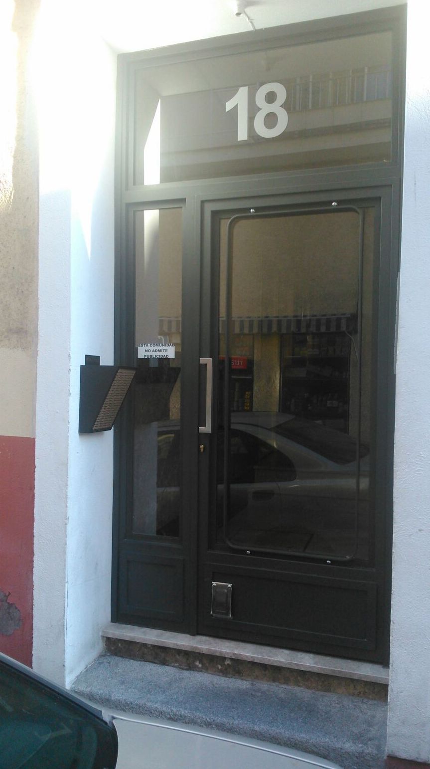Puertas de comunidad: Servicios y Productos de Cerrajería Avelino Izquierdo, S.L. Puertas de comunidad: Servicios y Productos de Cerrajería Avelino Izquierdo, S.L.