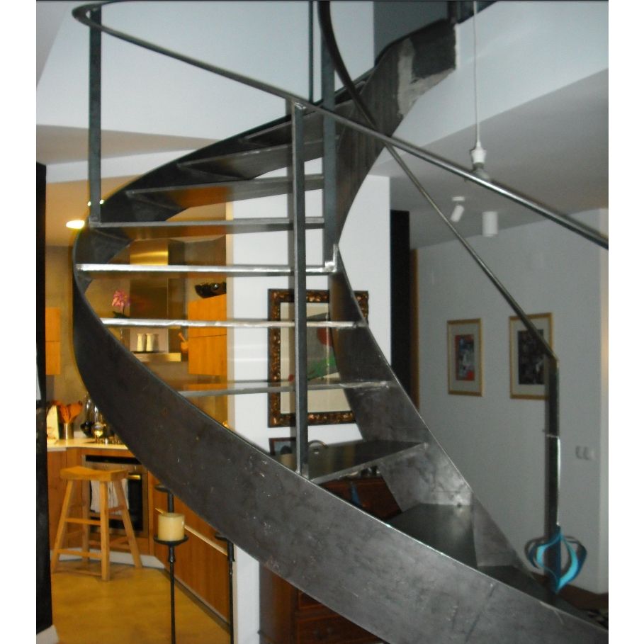Escaleras metálicas de diseño: Servicios y Productos de Cerrajería Avelino Izquierdo, S.L. Escaleras metálicas de diseño: Servicios y Productos de Cerrajería Avelino Izquierdo, S.L.