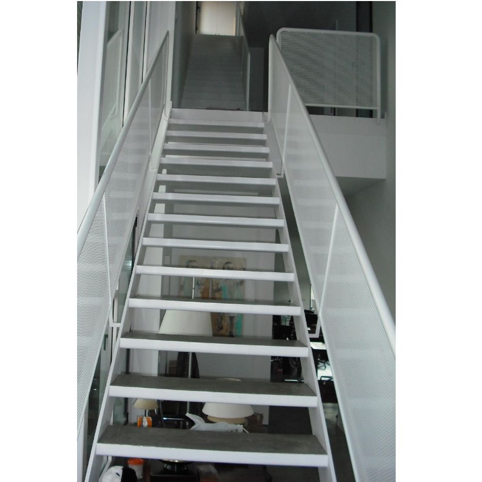 Escaleras metálicas de diseño: Servicios y Productos de Cerrajería Avelino Izquierdo, S.L. Escaleras metálicas de diseño: Servicios y Productos de Cerrajería Avelino Izquierdo, S.L.