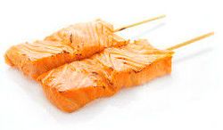 Yakitori salmón (2 piezas): Menús de Kiniro Sushi Yakitori salmón (2 piezas): Menús de Kiniro Sushi