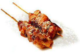 Yakitori pollo (2 piezas): Menús de Kiniro Sushi Yakitori pollo (2 piezas): Menús de Kiniro Sushi