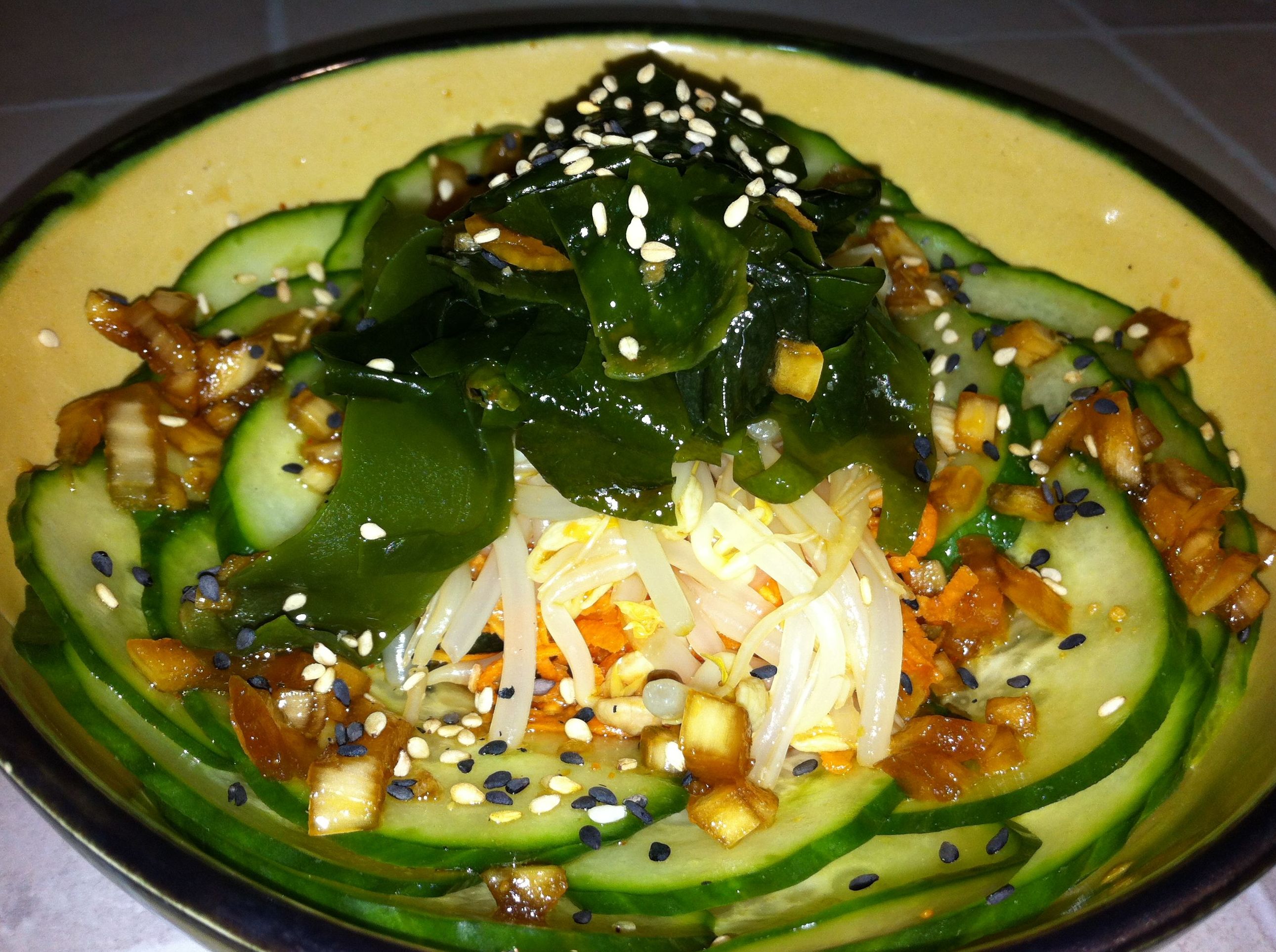 Ensalada japonesa: Menús de Kiniro Sushi Ensalada japonesa: Menús de Kiniro Sushi