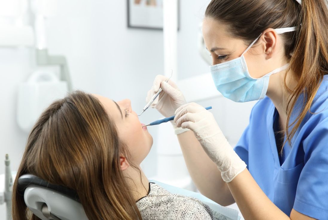 Endodoncia: Especialidades de Clínica Dental Larumbe y Jiménez Endodoncia: Especialidades de Clínica Dental Larumbe y Jiménez