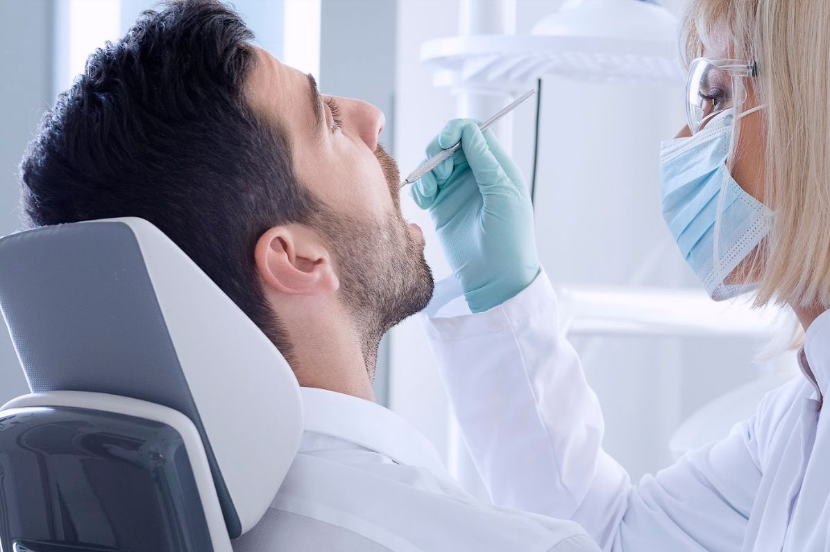Periodoncia: Especialidades de Clínica Dental Larumbe y Jiménez Periodoncia: Especialidades de Clínica Dental Larumbe y Jiménez