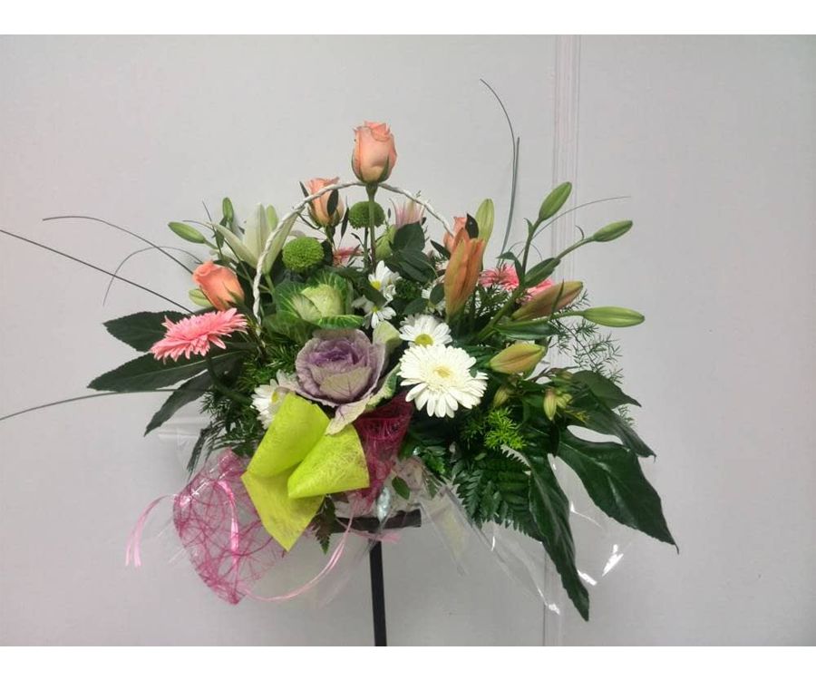 Cesta decorativa con flor natural: Catálogo de FLORISTERÍA JOMACO Tanatorio As Burgas Cesta decorativa con flor natural: Catálogo de FLORISTERÍA JOMACO Tanatorio As Burgas