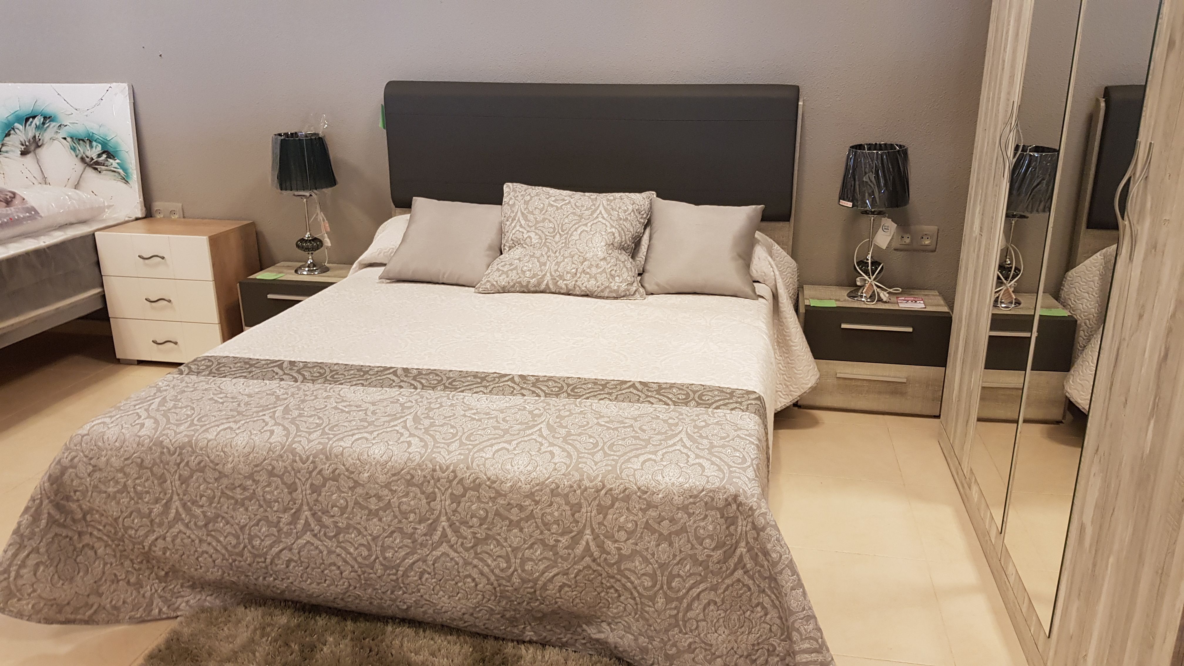 Dormitorio matrimonio: Catálogo de Oportunissimo Alfafar Dormitorio matrimonio: Catálogo de Oportunissimo Alfafar