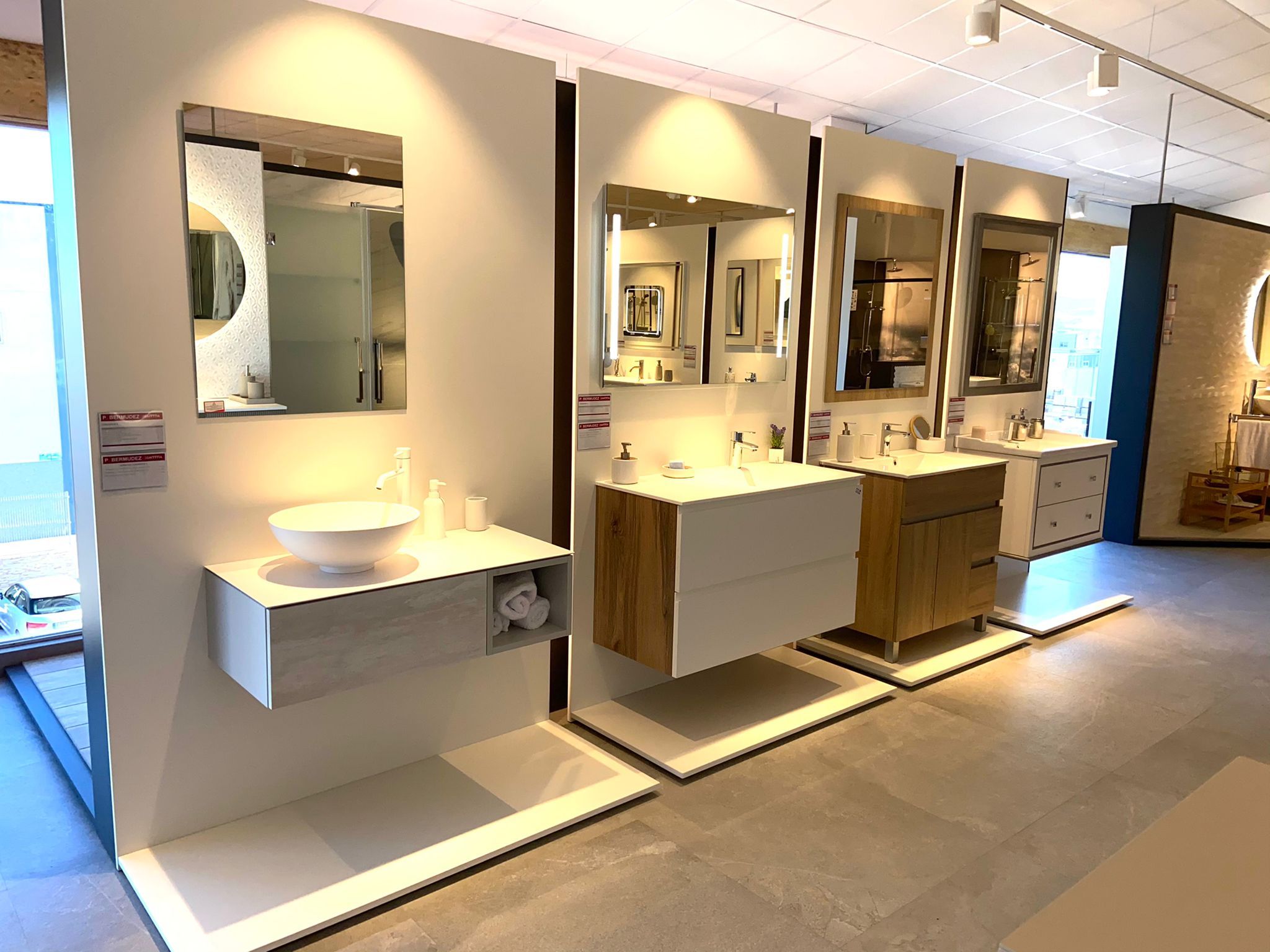 Muebles de baño: Catálogo de Materiales de Construccion P Bermudez SL Muebles de baño: Catálogo de Materiales de Construccion P Bermudez SL