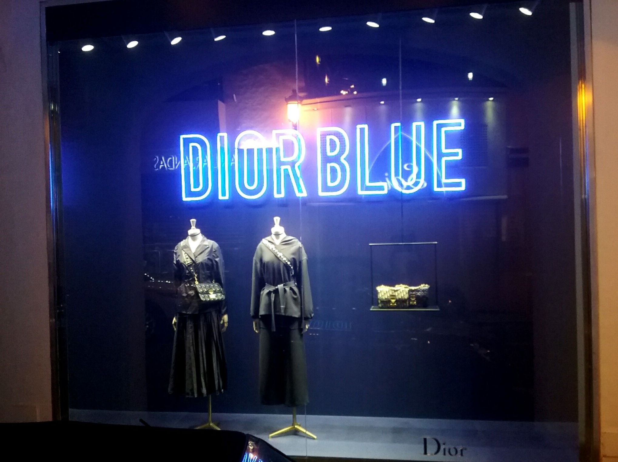 Neón. Realizado para Dior Neón. Realizado para Dior
