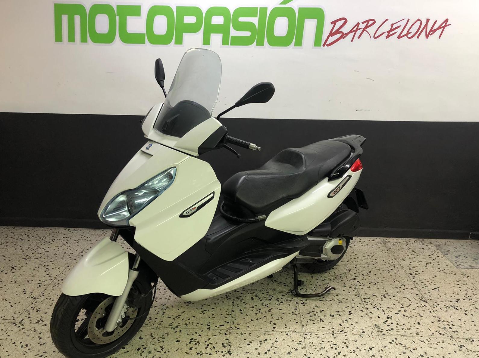 PIAGGIO X7 125IE: Motos de Motopasión Barcelona PIAGGIO X7 125IE: Motos de Motopasión Barcelona