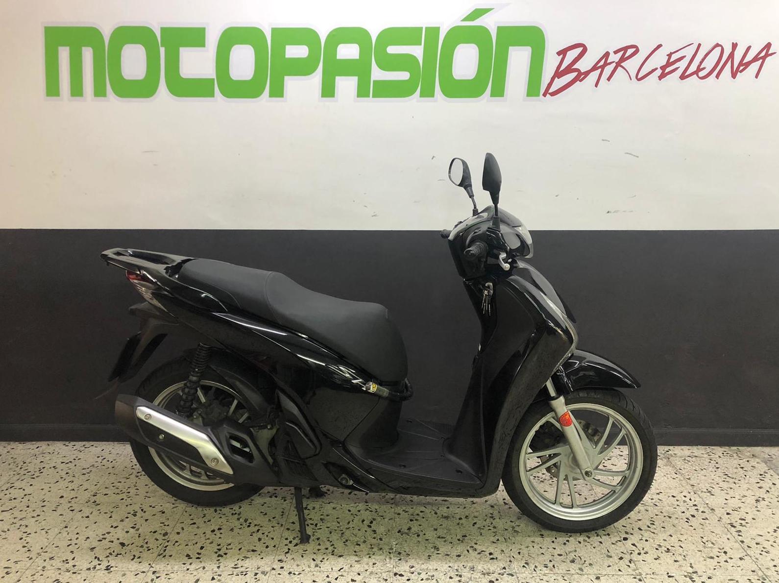 HONDA SH 125 ABS: de Motopasión Barcelona HONDA SH 125 ABS: de Motopasión Barcelona