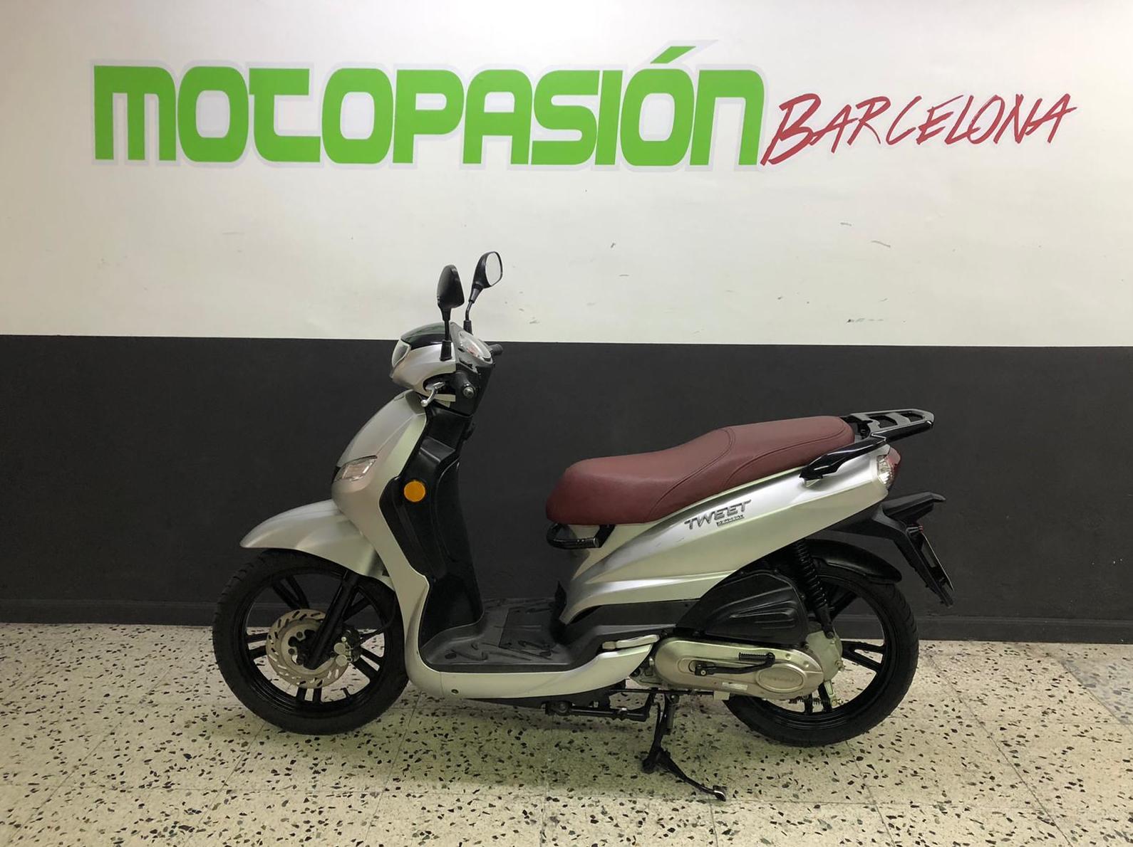 PEUGEOT TWEET 50 : Motos de Motopasión Barcelona PEUGEOT TWEET 50 : Motos de Motopasión Barcelona