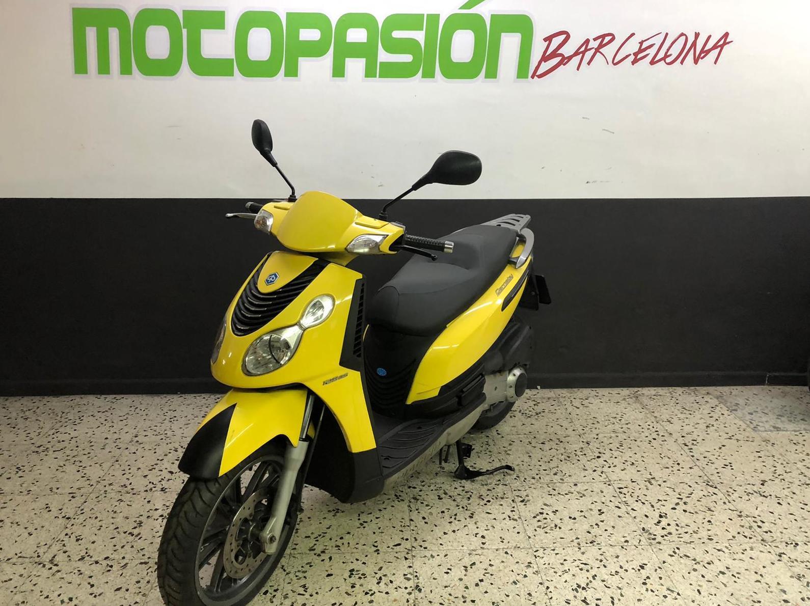 PIAGGIO CARNABY 125: Motos de Motopasión Barcelona PIAGGIO CARNABY 125: Motos de Motopasión Barcelona