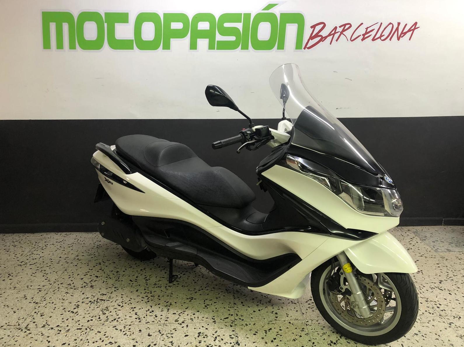 PIAGGIO X10 125 ABS: de Motopasión Barcelona PIAGGIO X10 125 ABS: de Motopasión Barcelona