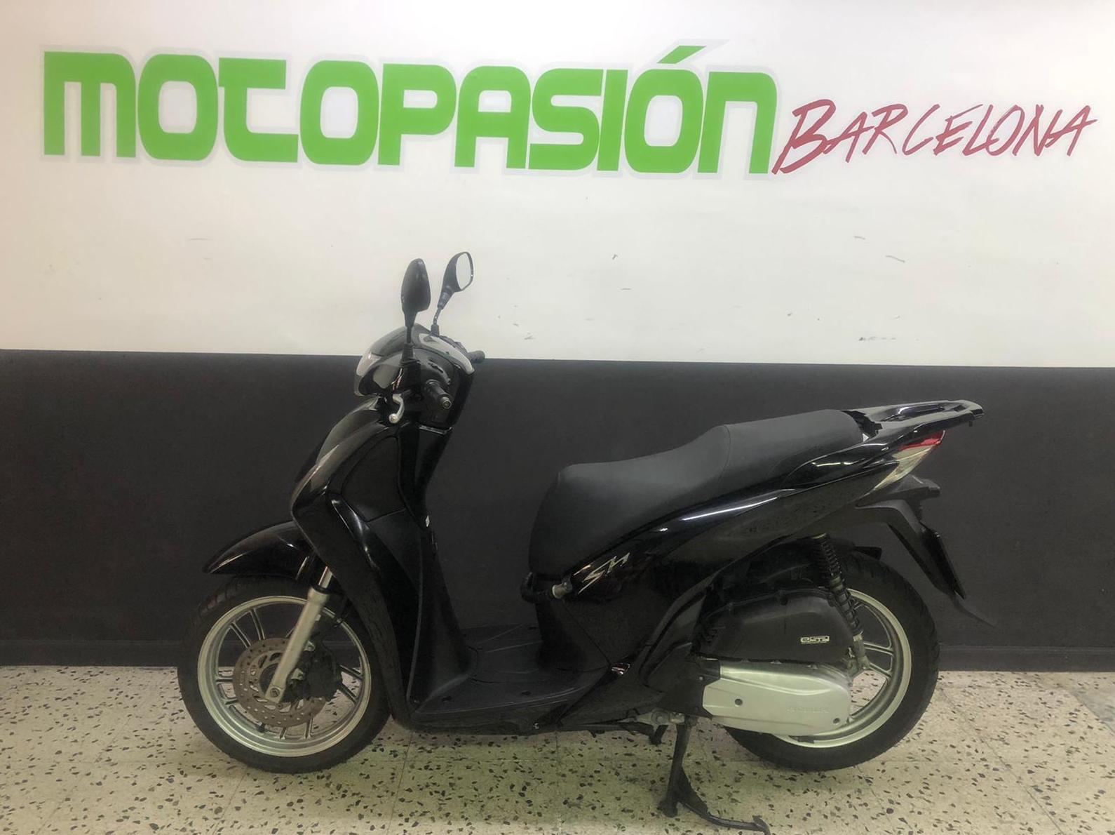 HONDA SH 125 ABS: de Motopasión Barcelona HONDA SH 125 ABS: de Motopasión Barcelona
