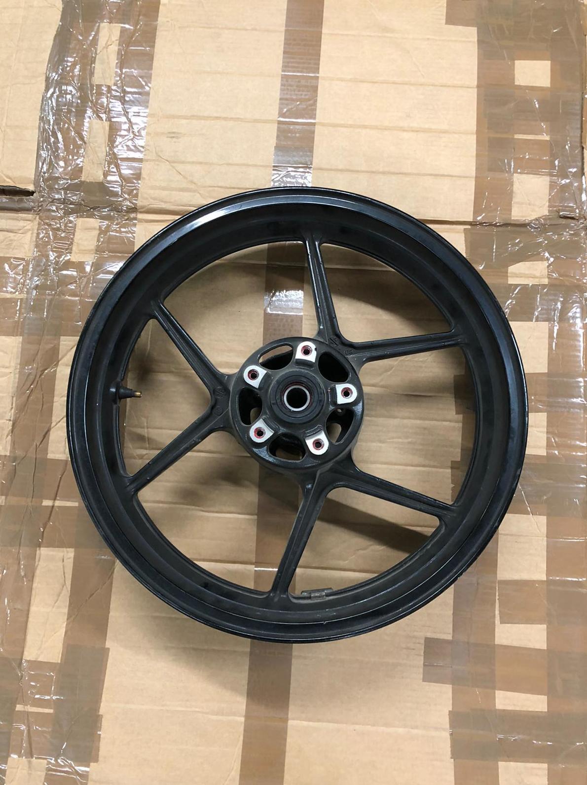 LLANTA DELANTERA KAWASAKI ER6N: de Motopasión Barcelona LLANTA DELANTERA KAWASAKI ER6N: de Motopasión Barcelona