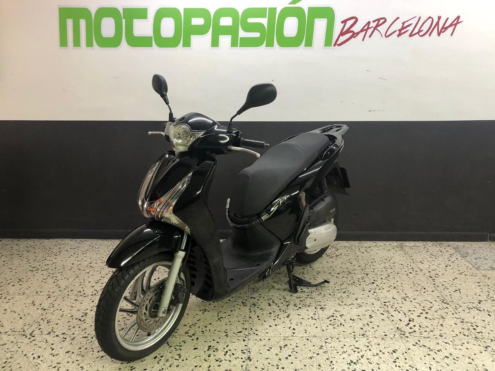 HONDA SH 125 ABS: de Motopasión Barcelona HONDA SH 125 ABS: de Motopasión Barcelona