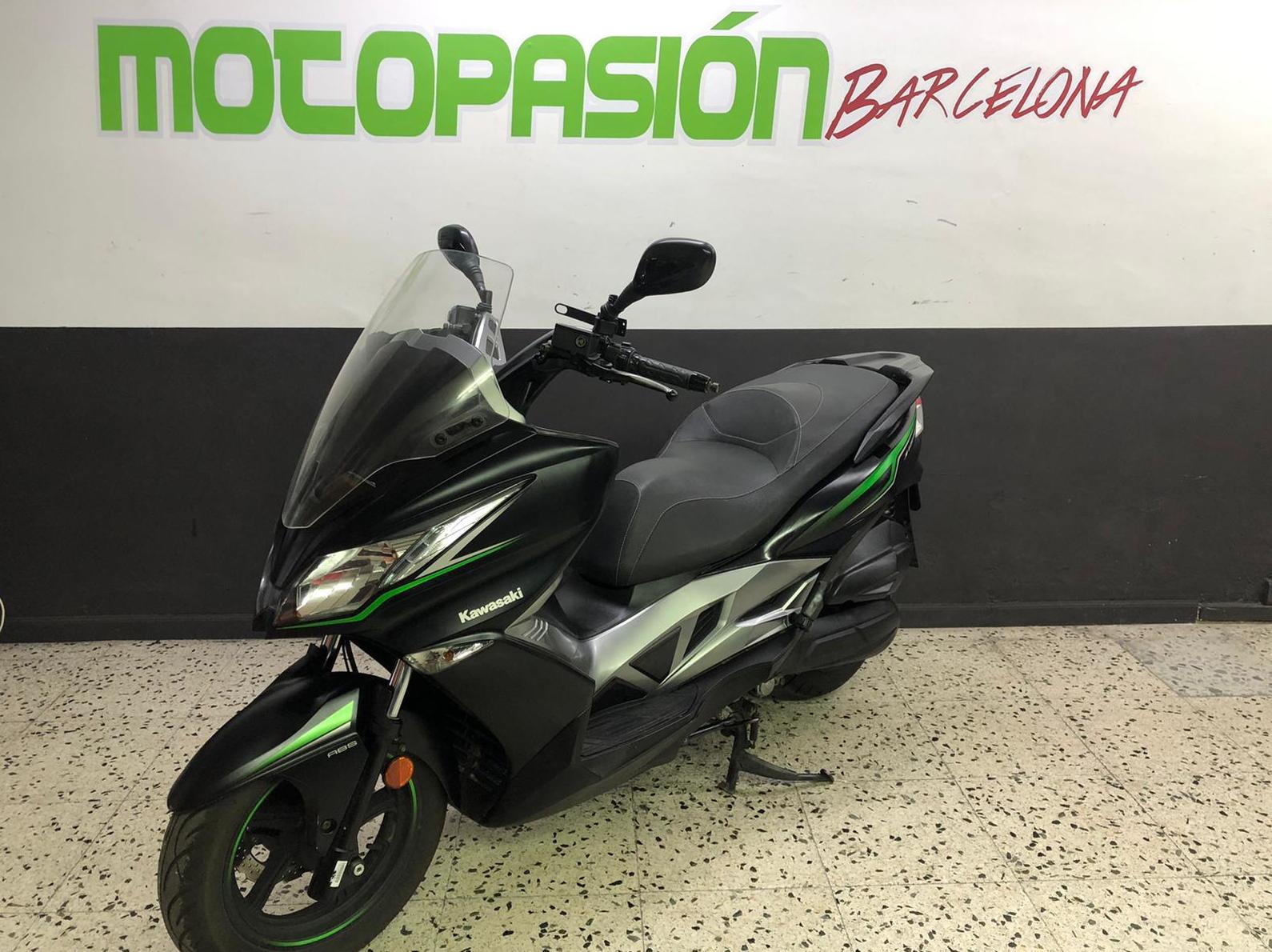 KAWASAKI J 125: de Motopasión Barcelona KAWASAKI J 125: de Motopasión Barcelona