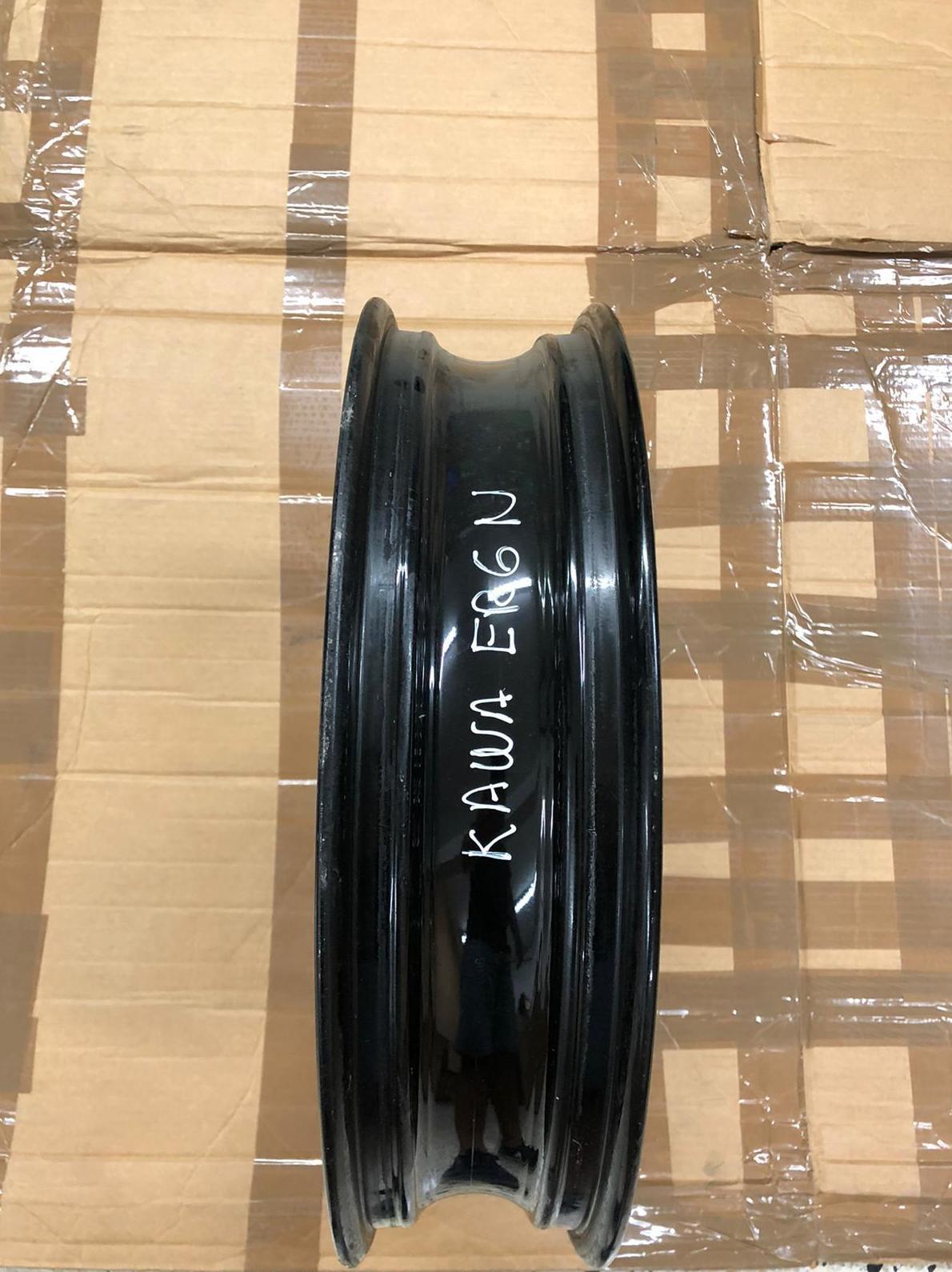 LLANTA DELANTERA KAWASAKI ER6N: de Motopasión Barcelona LLANTA DELANTERA KAWASAKI ER6N: de Motopasión Barcelona