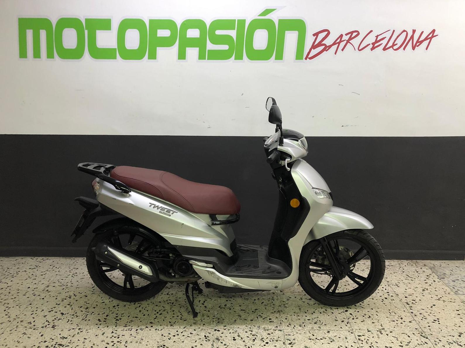 PEUGEOT TWEET 50 : Motos de Motopasión Barcelona PEUGEOT TWEET 50 : Motos de Motopasión Barcelona