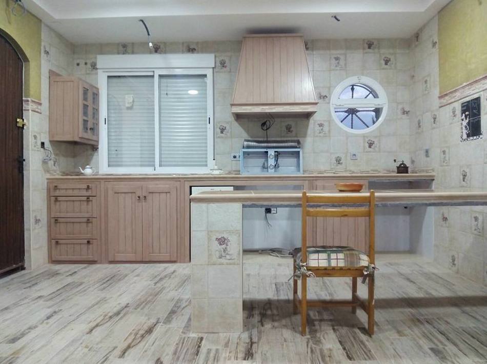 Cocina a medida con los mejores materiales realizada en nuestro taller de carpinteria Cocina a medida con los mejores materiales realizada en nuestro taller de carpinteria