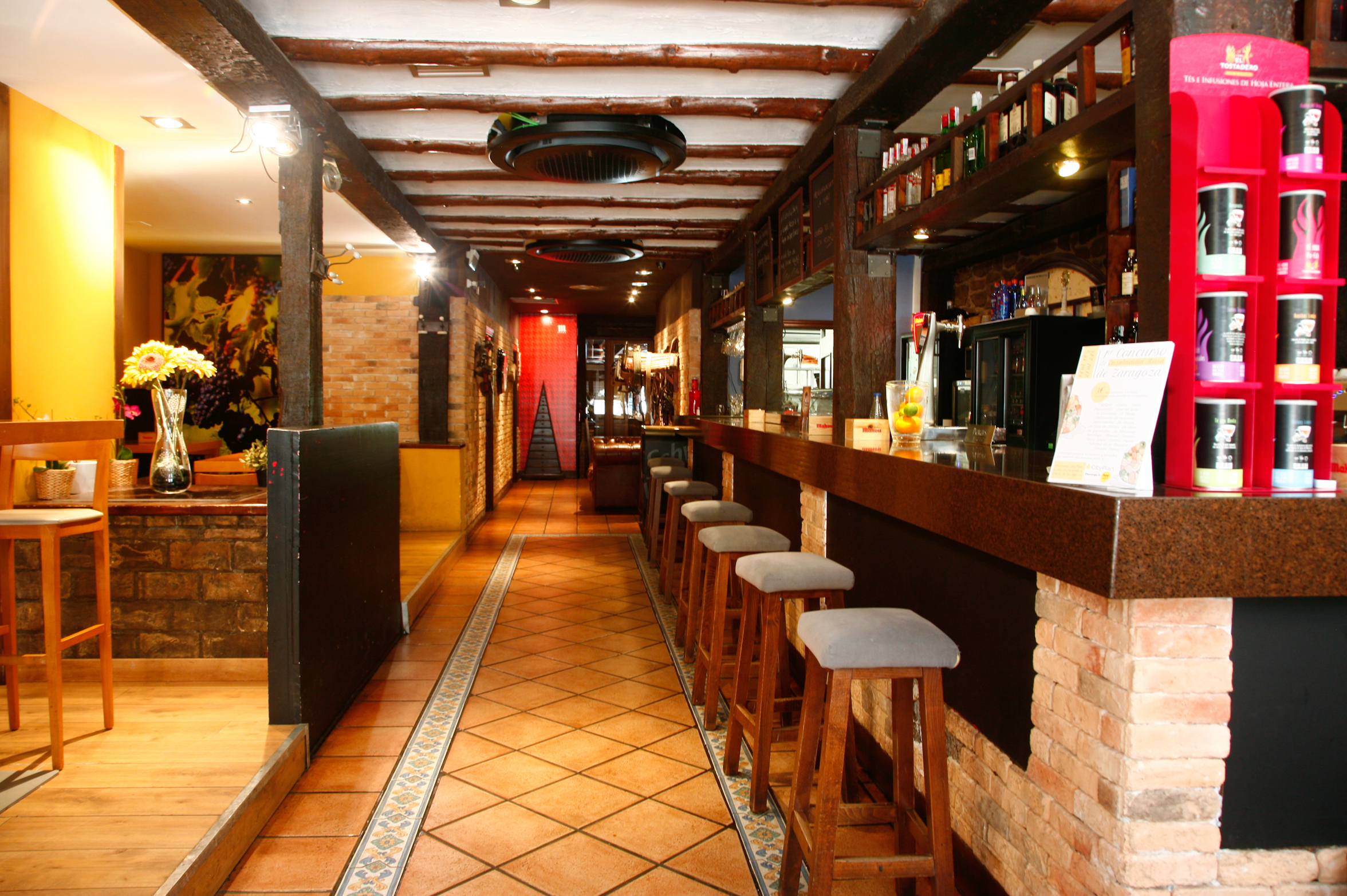 Interior de nuestro restaurante en Zaragoza  