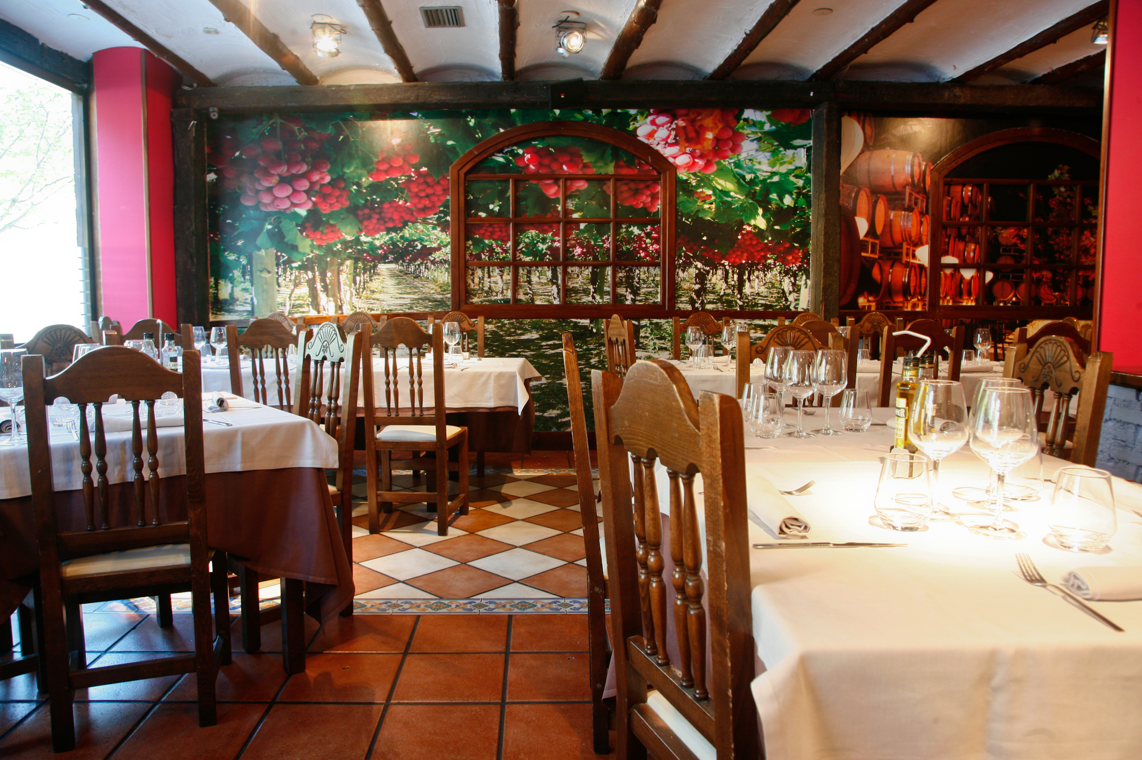 Interior de nuestro restaurante en Zaragoza 