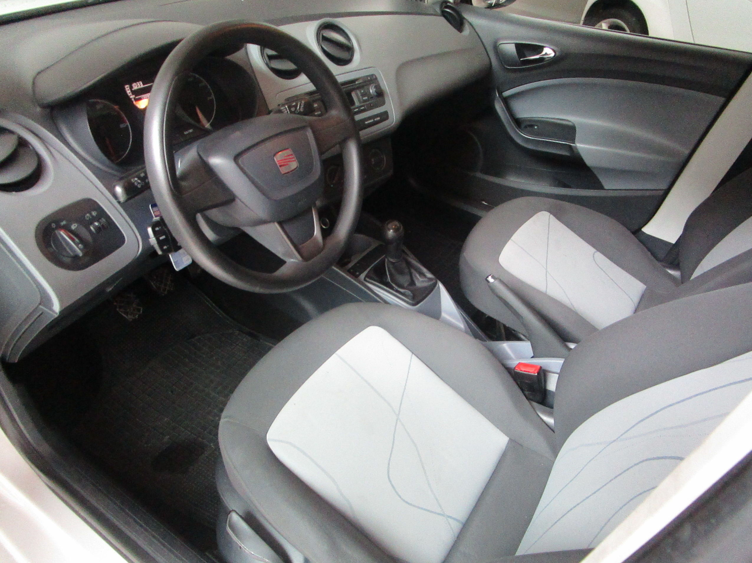 SEAT IBIZA : Vehículos de CARMOTOR SEAT IBIZA : Vehículos de CARMOTOR