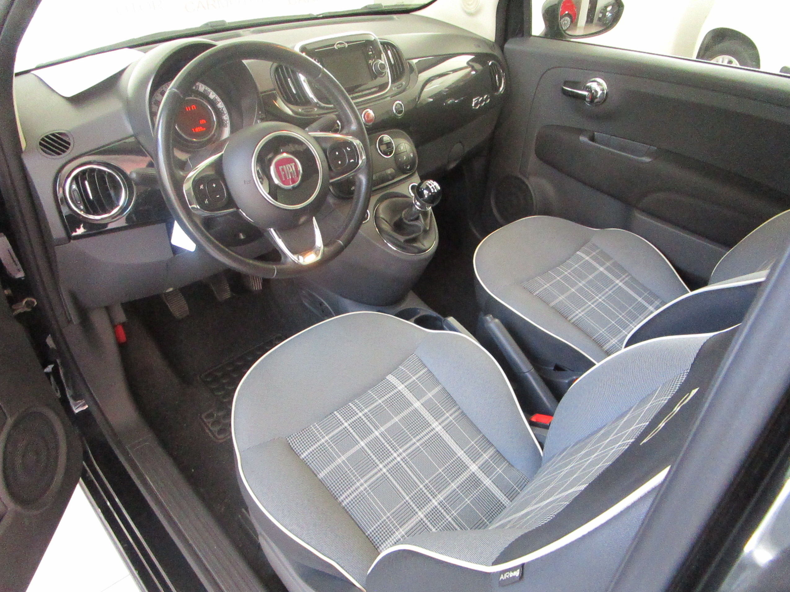 FIAT 500 LOUNGE: Vehículos de CARMOTOR FIAT 500 LOUNGE: Vehículos de CARMOTOR