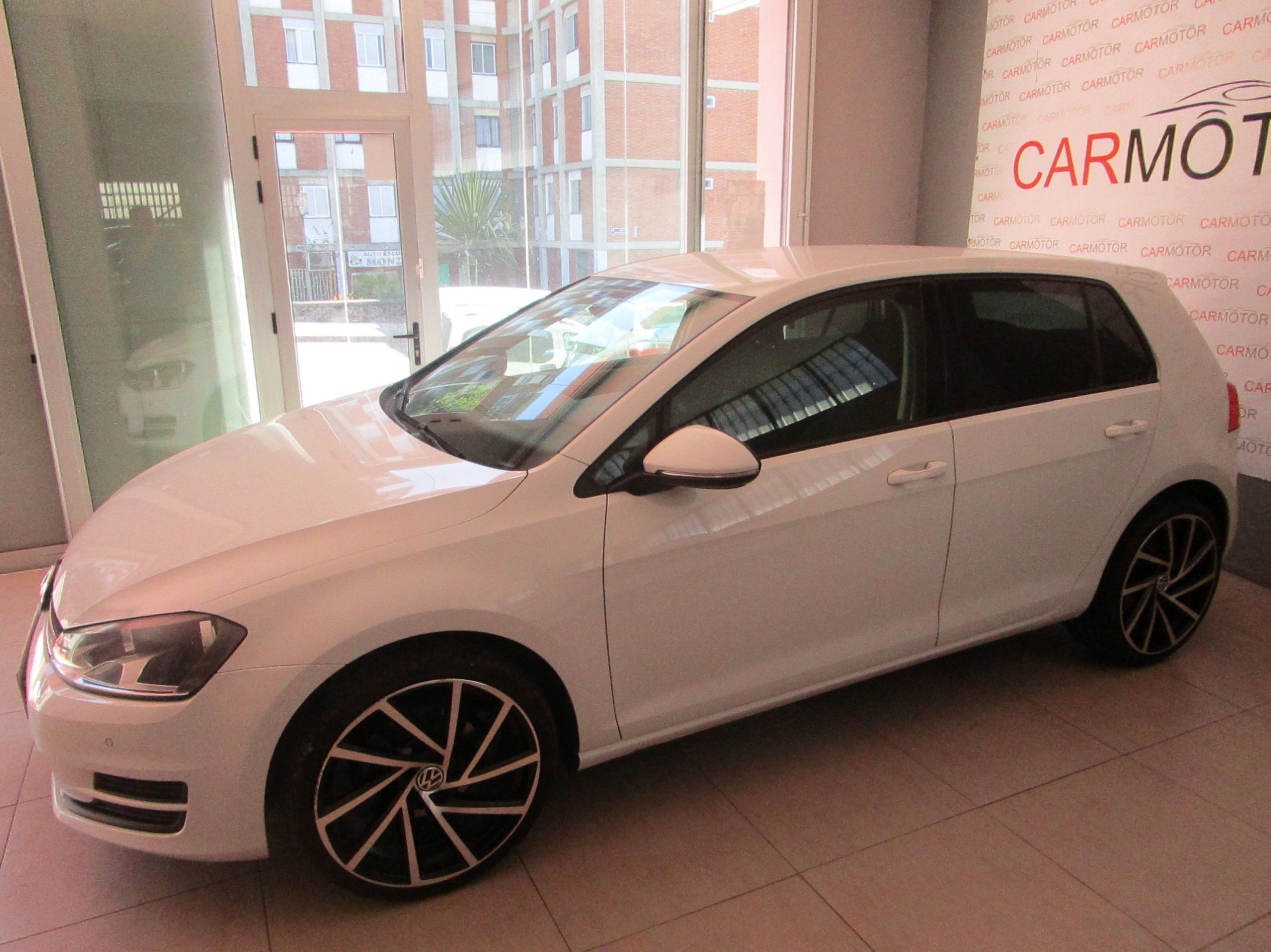 VOLKSWAGEN GOLF 1.6 TDI 110CV BLUEMOTION: Vehículos de CARMOTOR VOLKSWAGEN GOLF 1.6 TDI 110CV BLUEMOTION: Vehículos de CARMOTOR