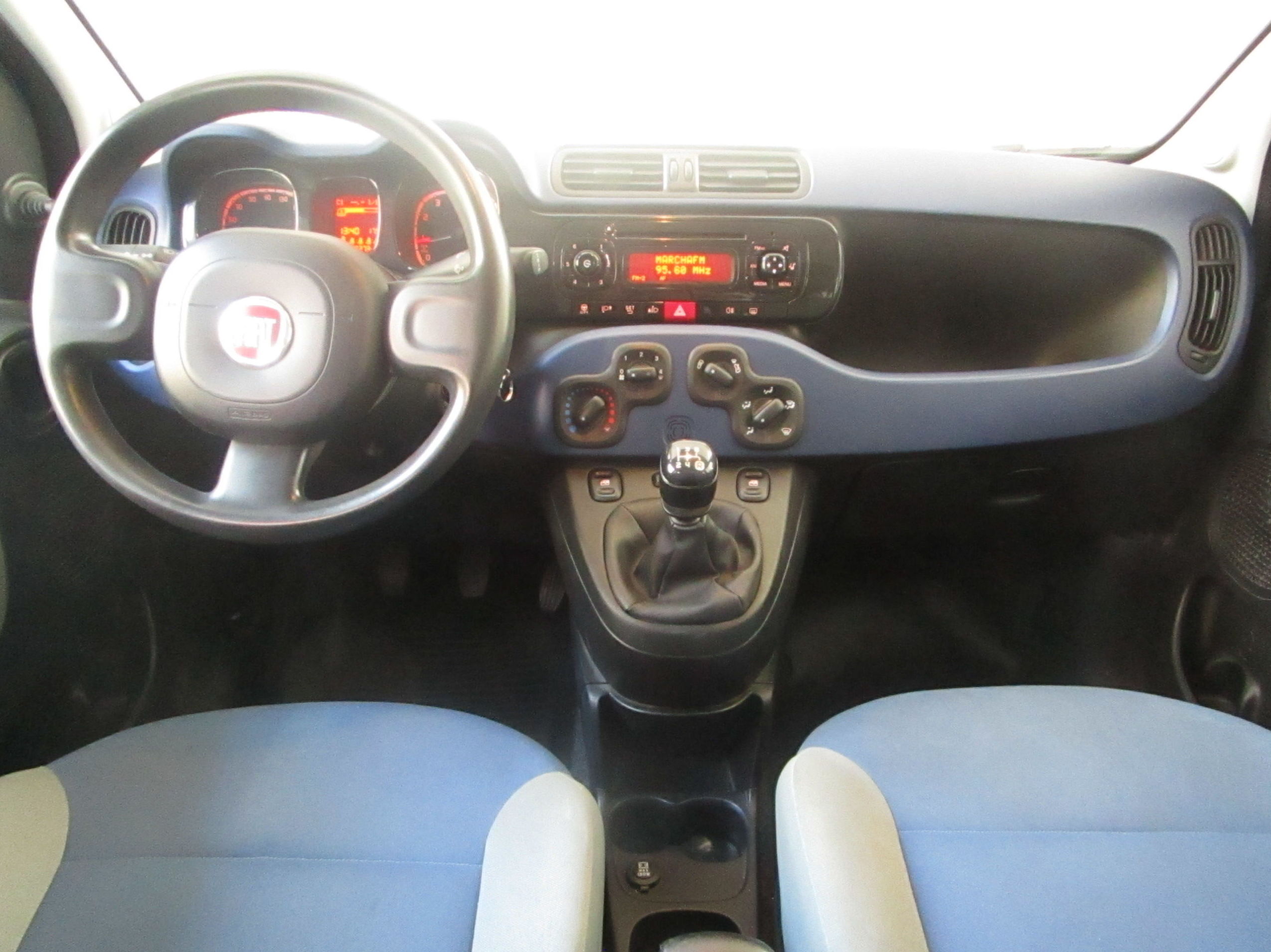 FIAT PANDA: Vehículos de CARMOTOR FIAT PANDA: Vehículos de CARMOTOR