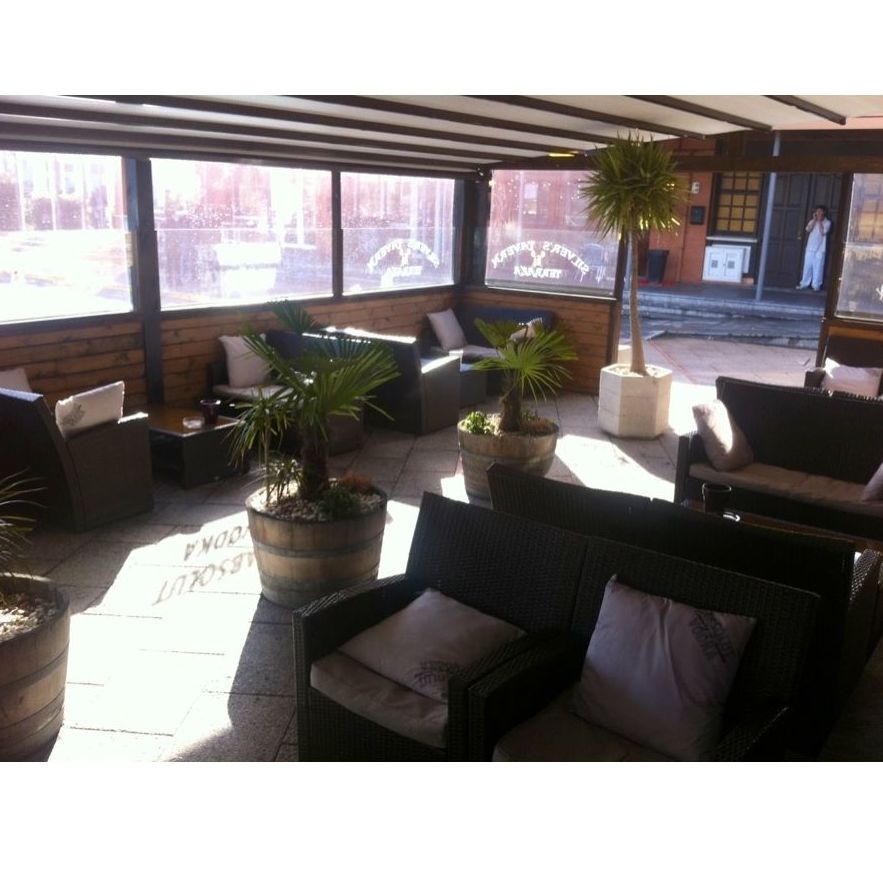 Instalaciones: Servicios de Silver´s Tavern Instalaciones: Servicios de Silver´s Tavern