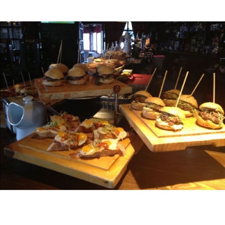 Comidas: Servicios de Silver´s Tavern Comidas: Servicios de Silver´s Tavern