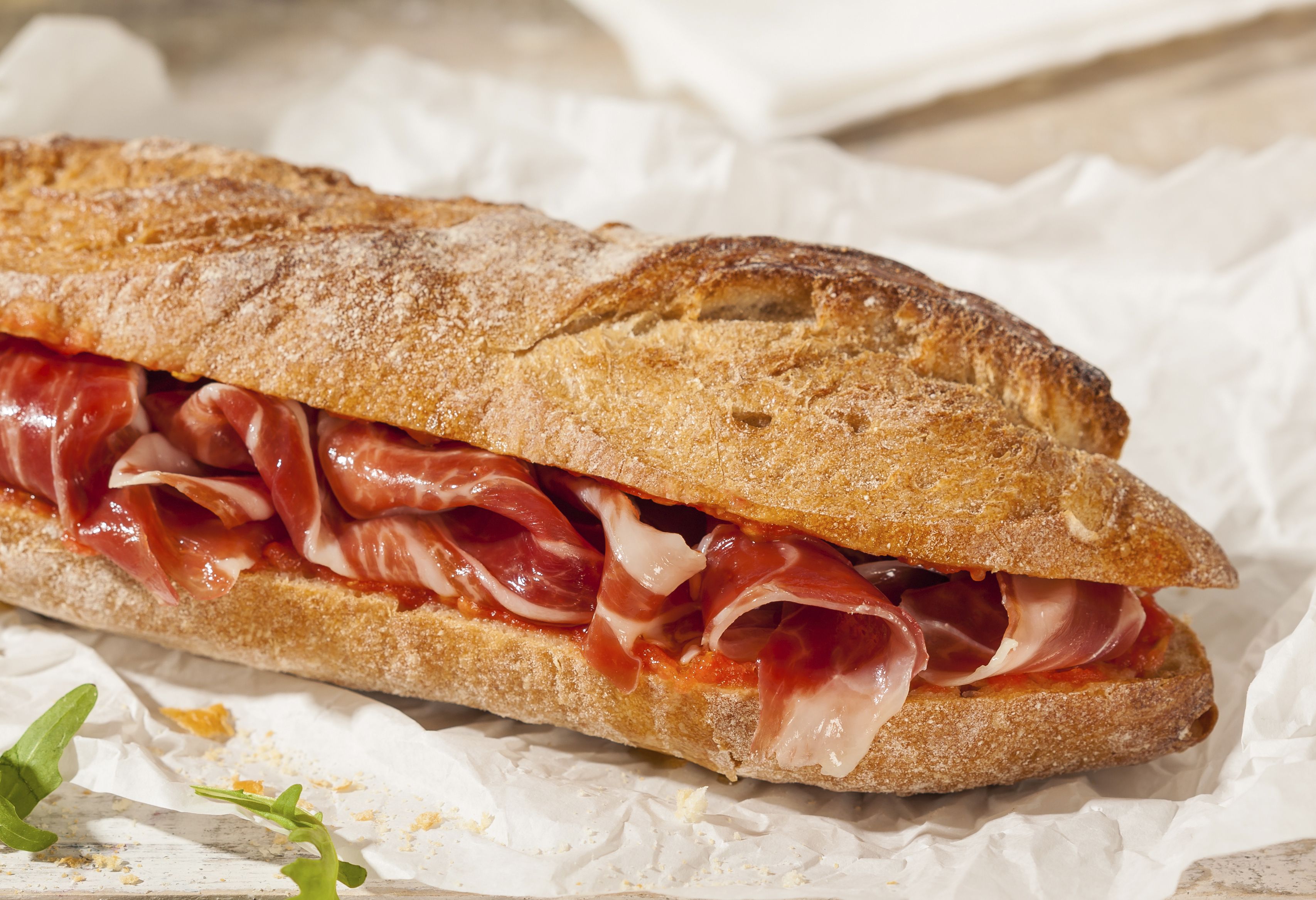 Bocadillo Tumaca: Ofrecemos de Cafetería la Bernarda Bocadillo Tumaca: Ofrecemos de Cafetería la Bernarda