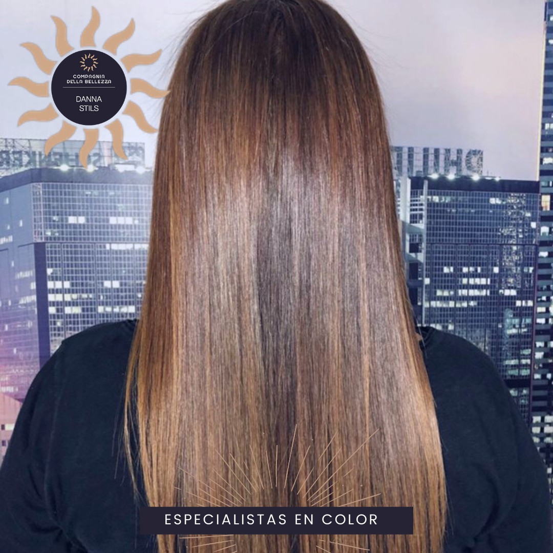 Especialistas en color: Peluquería y estética de Danna Stils by Compagnia della Bellezza Especialistas en color: Peluquería y estética de Danna Stils by Compagnia della Bellezza