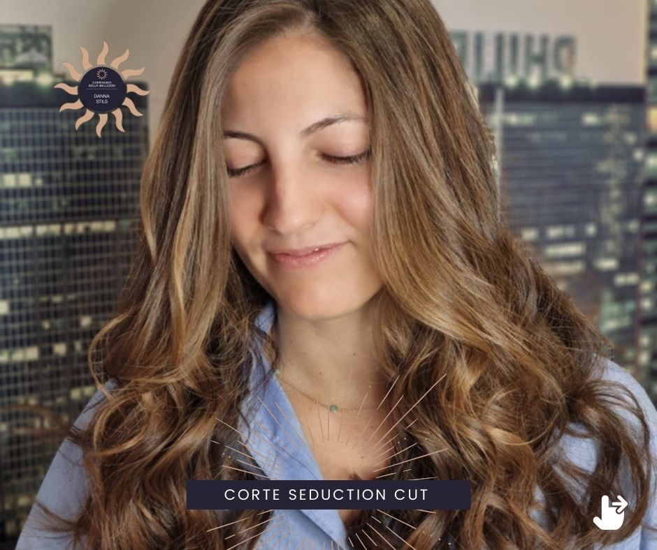 Corte Seduction Cut: Peluquería y estética de Danna Stils by Compagnia della Bellezza Corte Seduction Cut: Peluquería y estética de Danna Stils by Compagnia della Bellezza