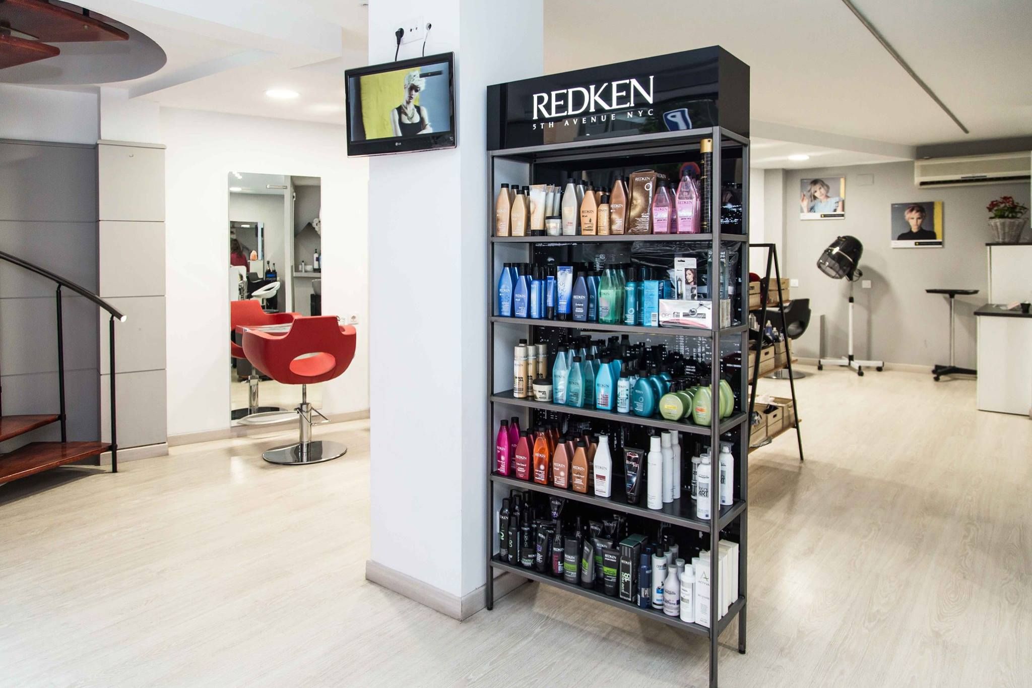 Peluquería caballeros: Peluquería y estética de Danna Stils by Compagnia della Bellezza Peluquería caballeros: Peluquería y estética de Danna Stils by Compagnia della Bellezza
