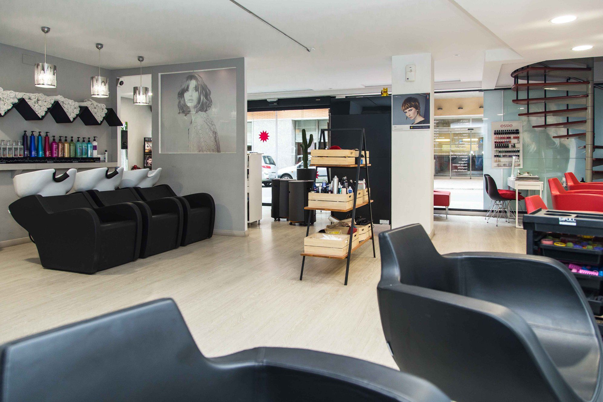 Peluquería: Peluquería y estética de Danna Stils by Compagnia della Bellezza Peluquería: Peluquería y estética de Danna Stils by Compagnia della Bellezza