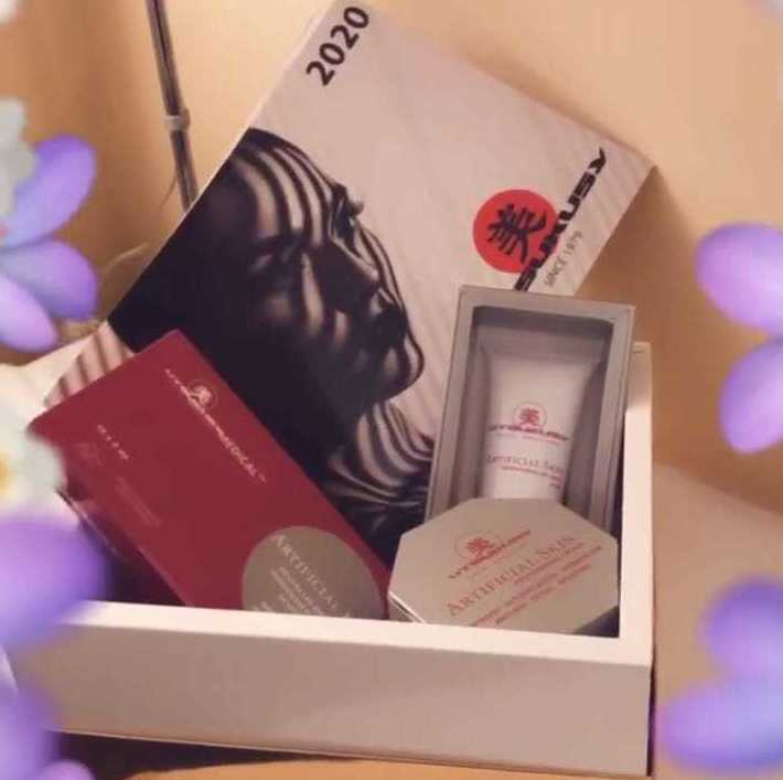 Masaje Kobido: Peluquería y estética de Danna Stils by Compagnia della Bellezza Masaje Kobido: Peluquería y estética de Danna Stils by Compagnia della Bellezza