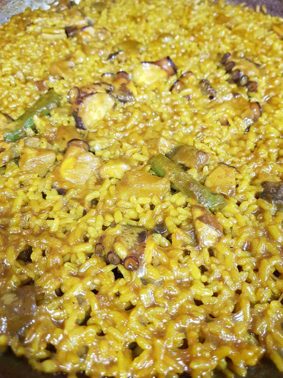 Paella de Pulpo y Espárragos trigueros en Restaurante Pepito la Flor Paella de Pulpo y Espárragos trigueros en Restaurante Pepito la Flor