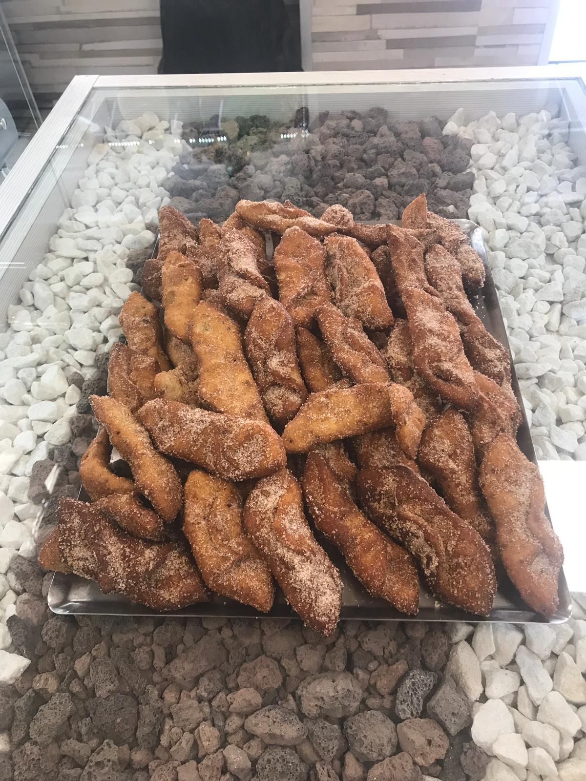 Pestiños: Catálogo de Panadería y Pastelería Mariano Calleja Pestiños: Catálogo de Panadería y Pastelería Mariano Calleja
