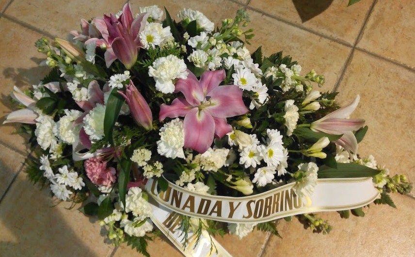 Encargos personalizados: Servicios de Flores María Jesús Encargos personalizados: Servicios de Flores María Jesús