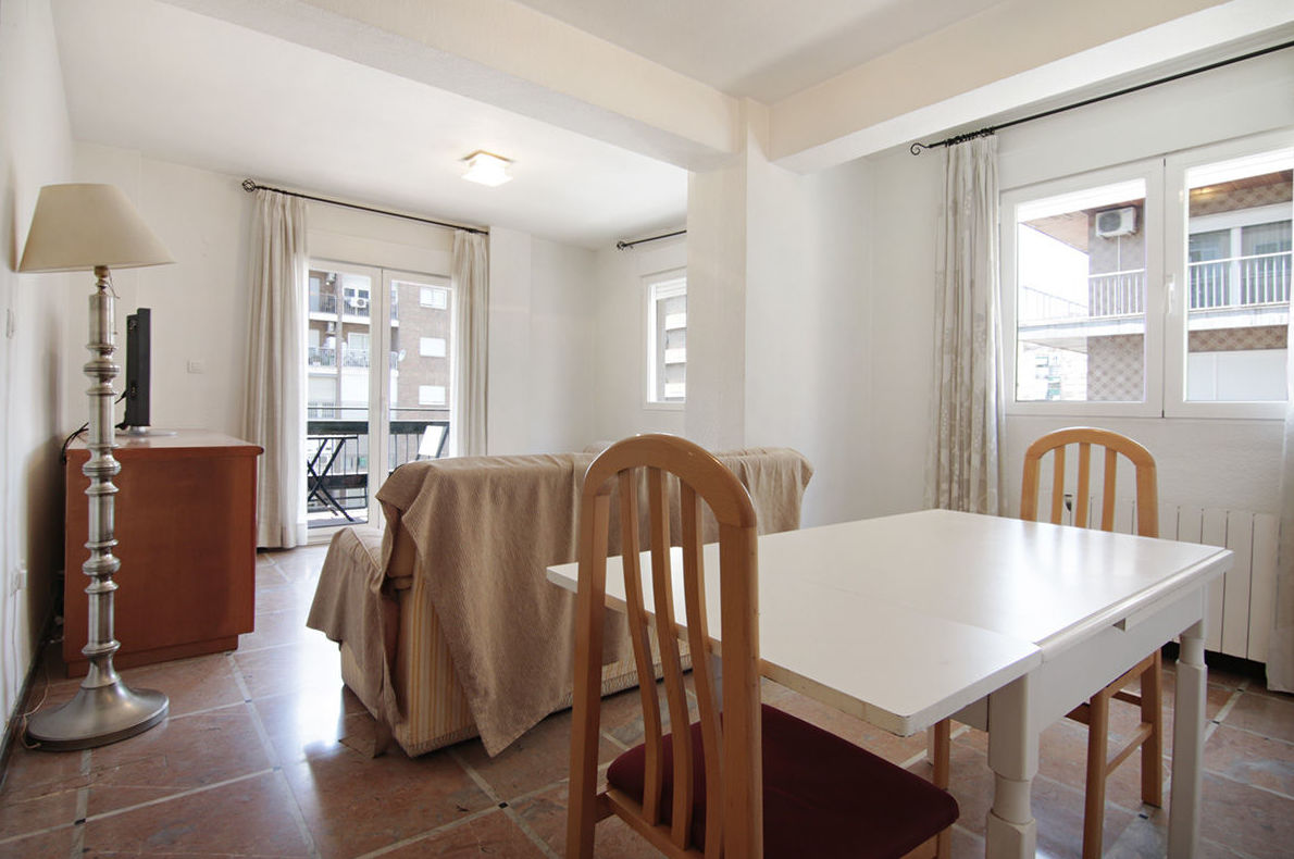 Piso para estudiante, para el proximo curso universitario. 3 dormitorios: Inmuebles de JP Inmobiliaria Piso para estudiante, para el proximo curso universitario. 3 dormitorios: Inmuebles de JP Inmobiliaria