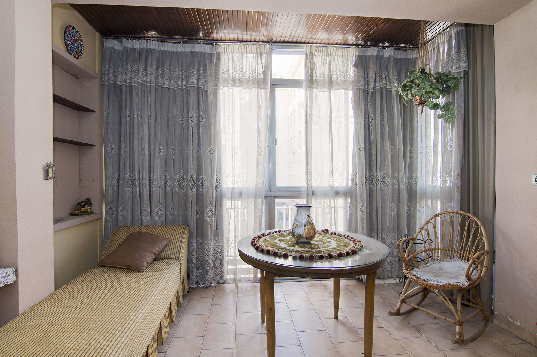 Piso en venta calle Recogidas. 4 dormitorios, 2 cuartos de baño: Inmuebles de JP Inmobiliaria Piso en venta calle Recogidas. 4 dormitorios, 2 cuartos de baño: Inmuebles de JP Inmobiliaria