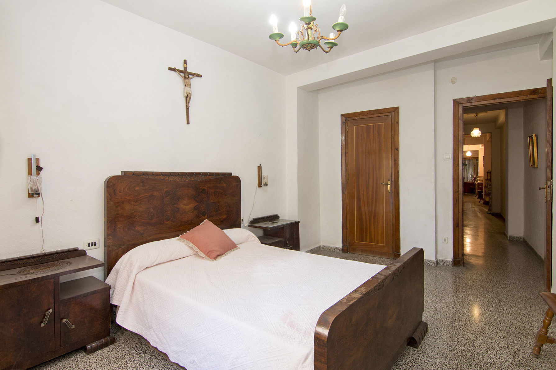 Piso en venta calle Recogidas. 4 dormitorios, 2 cuartos de baño: Inmuebles de JP Inmobiliaria Piso en venta calle Recogidas. 4 dormitorios, 2 cuartos de baño: Inmuebles de JP Inmobiliaria