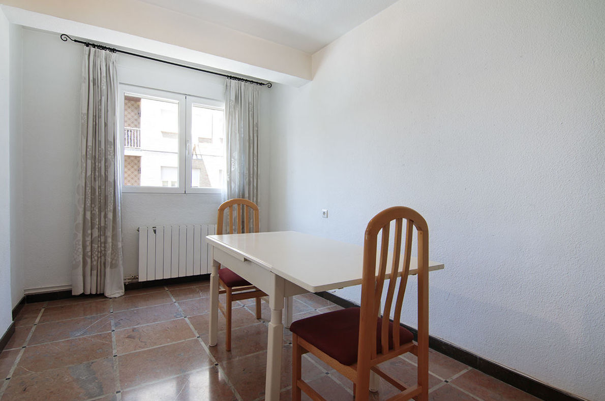 Piso para estudiante, para el proximo curso universitario. 3 dormitorios: Inmuebles de JP Inmobiliaria Piso para estudiante, para el proximo curso universitario. 3 dormitorios: Inmuebles de JP Inmobiliaria